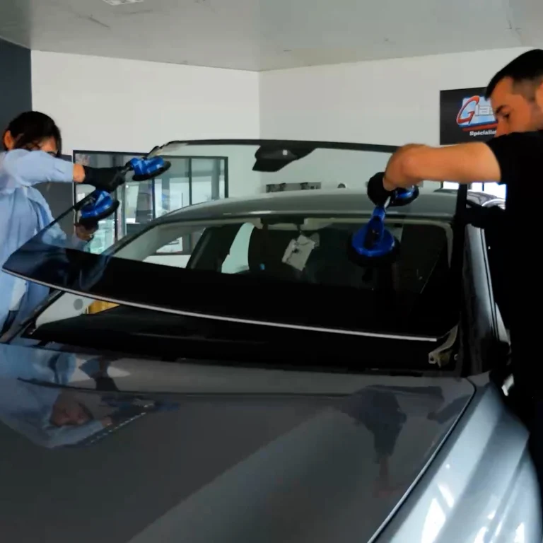 Remplacement de pare-brise par un technicien Glass & Wash à Limoges